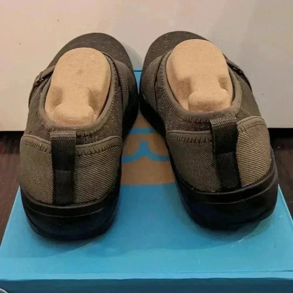 BZEES WOMENS NICHE SLIP ON SNEAKER - Picture 2 of 11